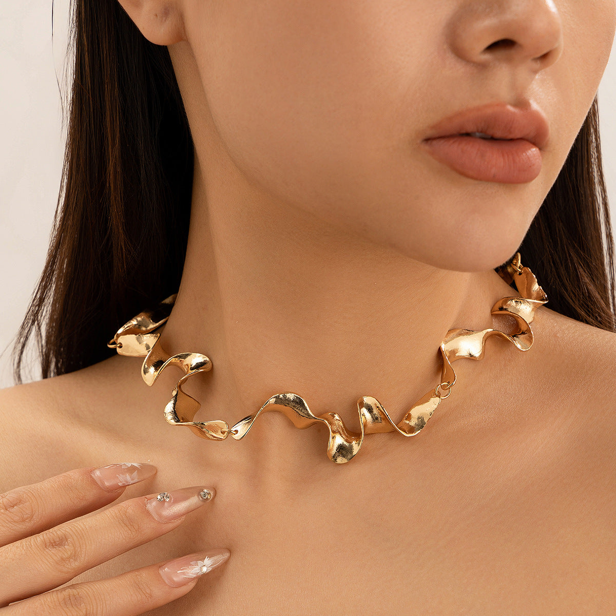 Twist Design Lava Texture Choker Necklace
