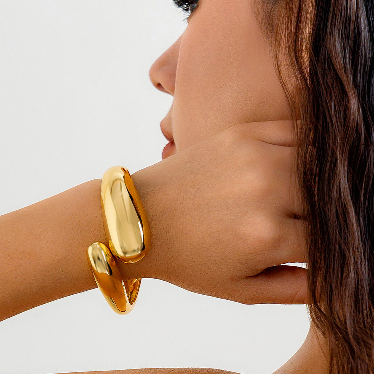 Glossy Metal Hugging Bracelet Spring Fashion Style