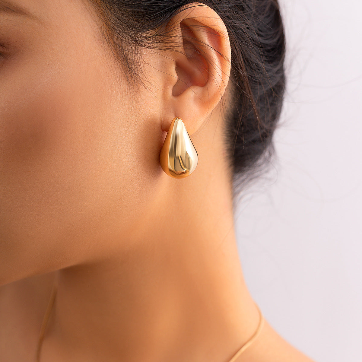 Geometric Drop Necklace Clavicle-Length Snake Chain