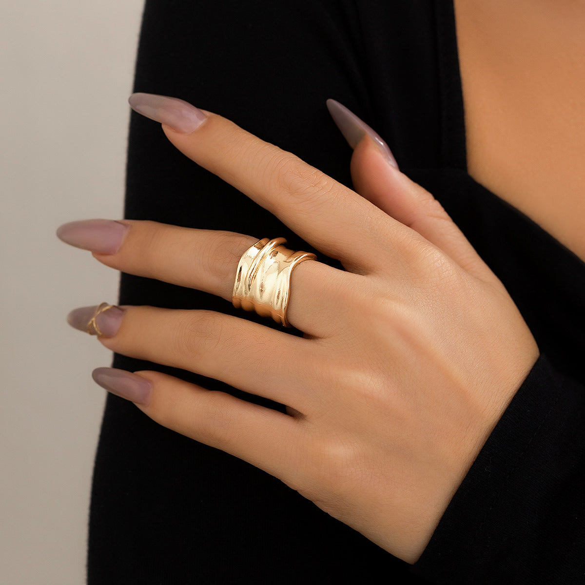 American liquid lava open ring irregular pleated niche design for women