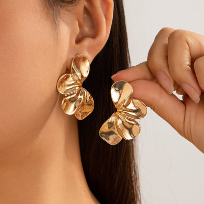 Retro Leaf Stud Earrings – Metal Flower Design, Vintage Style