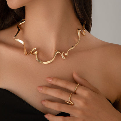 Twist Design Lava Texture Choker Necklace