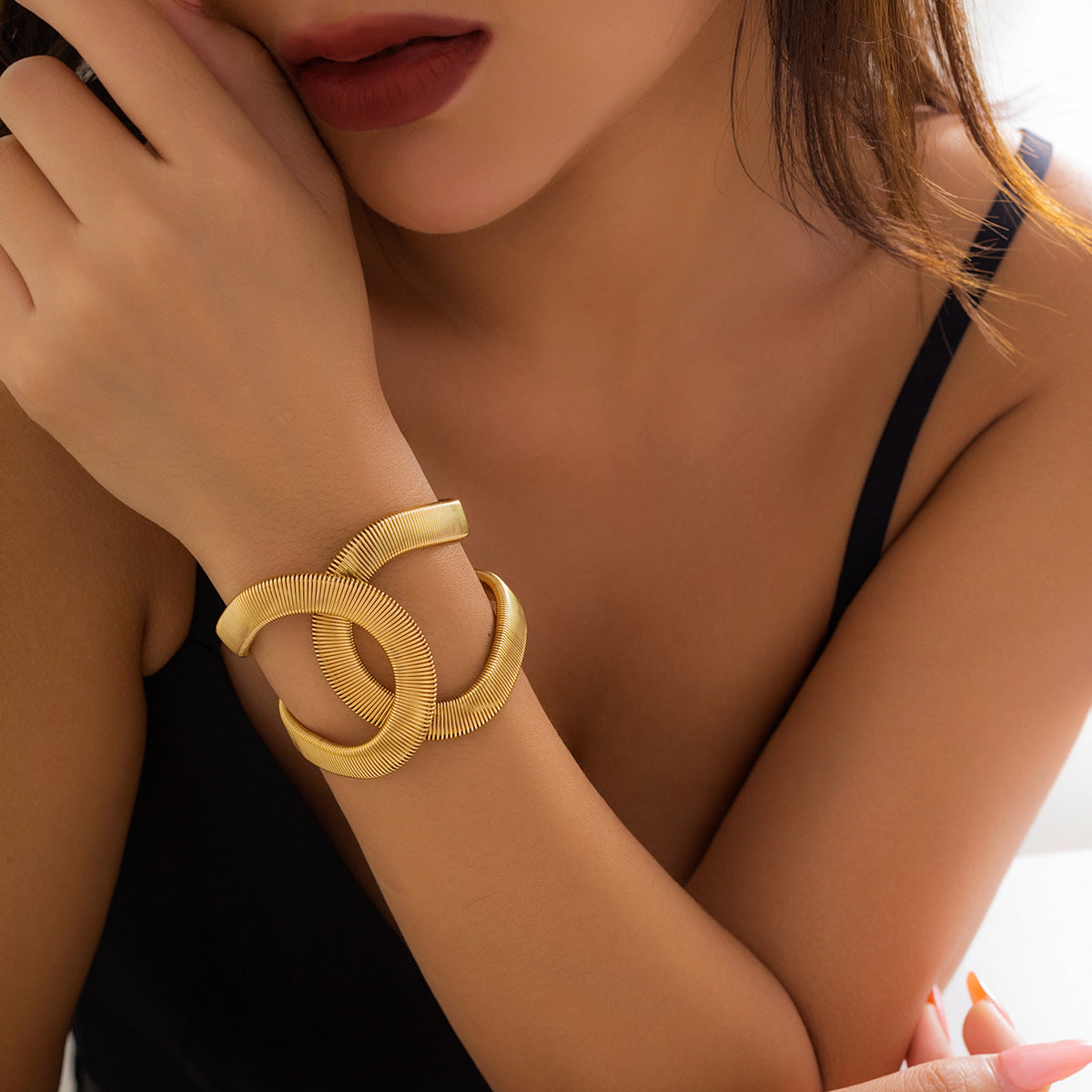 Fashionable Glossy Metal Bracelet  Personalized Hollow Cross Design