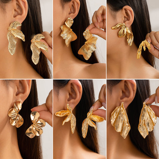 Retro Leaf Stud Earrings – Metal Flower Design, Vintage Style