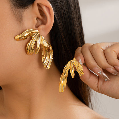 Retro Leaf Stud Earrings – Metal Flower Design, Vintage Style