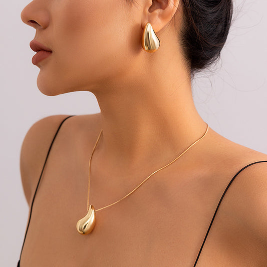 Geometric Drop Necklace  Clavicle-Length Snake Chain