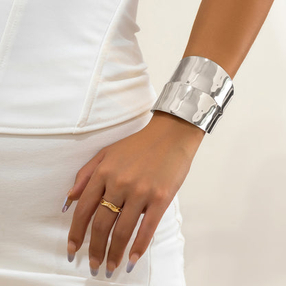 Fashionable Glossy Metal Bracelet  Personalized Hollow Cross Design